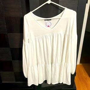 White long sleeved beveled pleated long blouse. New with tags from Nadine West.